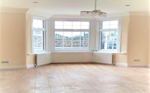 Six bedroom house in the Perth Road