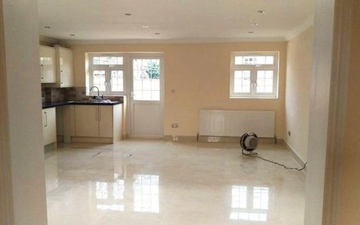 Six bedroom house in the Perth Road