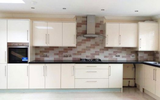 Six bedroom house in the Perth Road