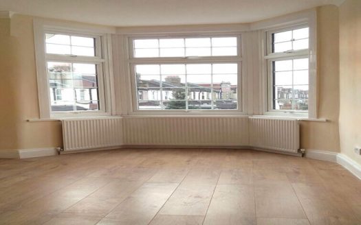 Six bedroom house in the Perth Road