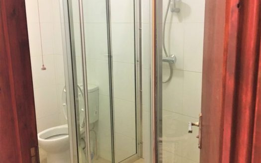 5 Bed House to let in Seven Kings, IG3