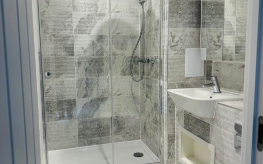 Luxury 2-Bedroom New-Build Apartment